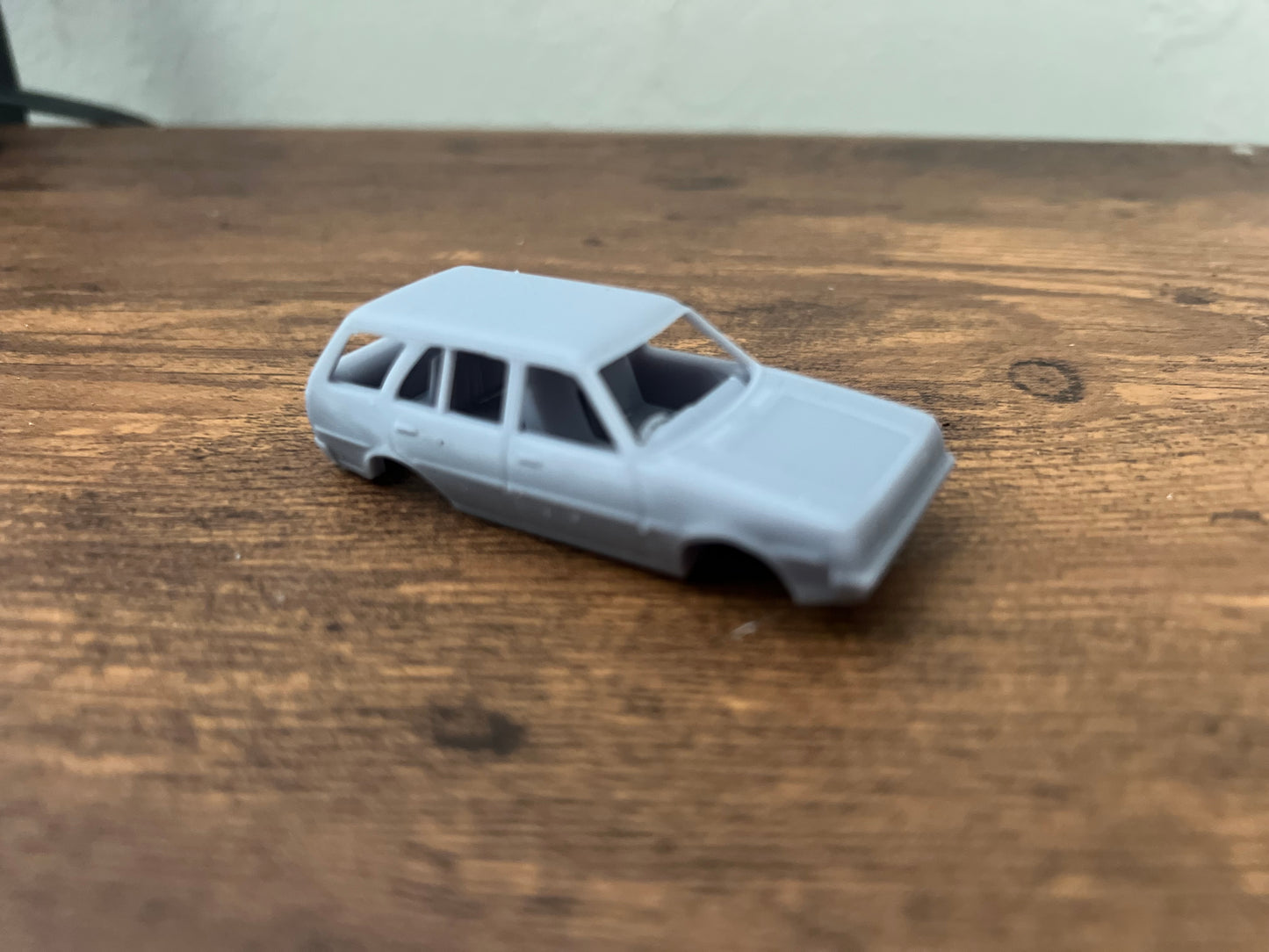 Mazda GLC 4 puertas 1/64 Recina